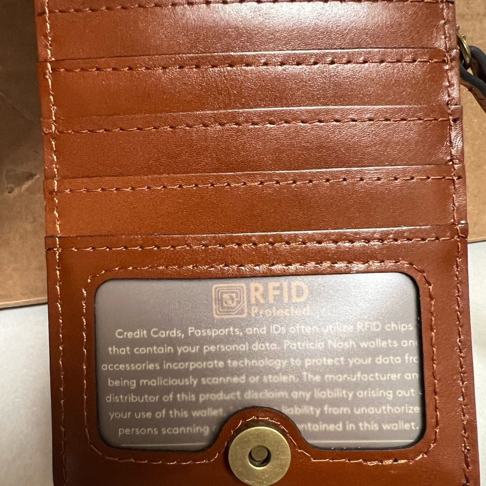 Patricia Nash crossbody wallet with phone holder. - Picture 4 of 6